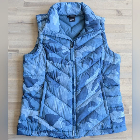 The North Face Alpz 2.0 Blue Camo Down Vest, Size Medium